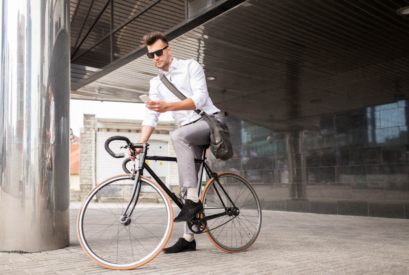 Homme sur son vélo